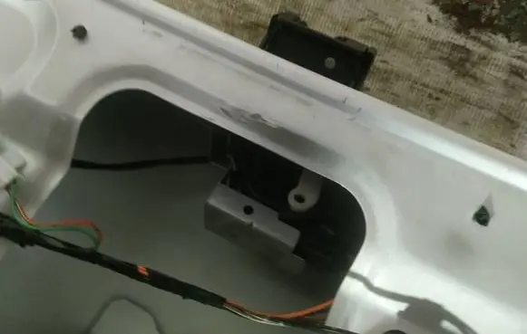 Mazda 2 Tailgate/trunk/boot lock/catch/latch