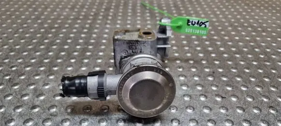 Skoda Octavia Mk2 (1Z) EGR valve 06A131351F