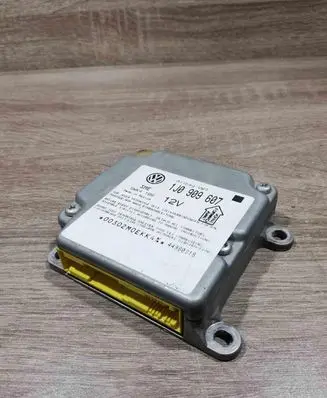 Volkswagen PASSAT B5 Airbag control unit/module 1J0909607 5WK4199