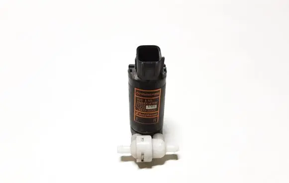 SsangYong Tivoli Windscreen/windshield washer pump 7841335000