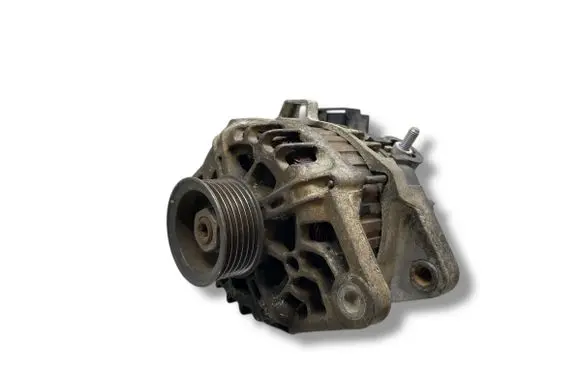 Hyundai i30 Generator/alternator 2655447 373002B101