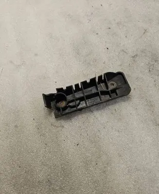 Audi A4 S4 B6 8E 8H Front bumper mounting bracket 8E0807284