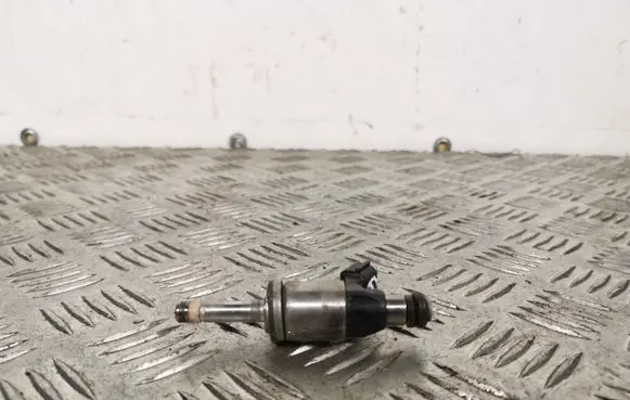 Toyota GT 86 Fuel injector 16611JB000
