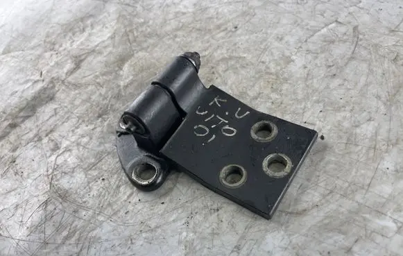 Mercedes-Benz Vito Viano W638 Front door upper hinge