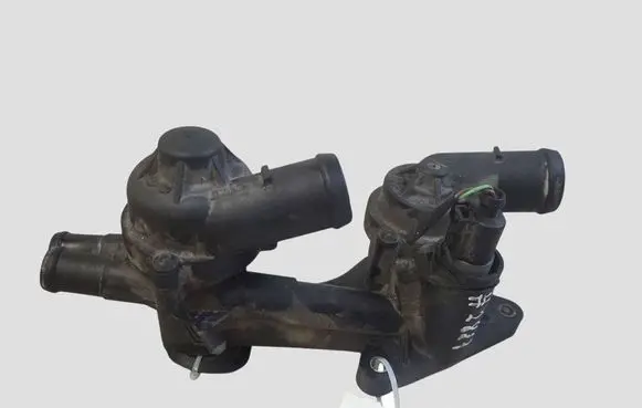 Volkswagen Golf VII Thermostat/thermostat housing 03C121121D