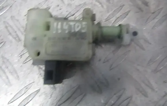 Toyota Avensis T250 Central locking motor 7703005010