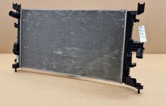 Dacia Duster II Coolant radiator