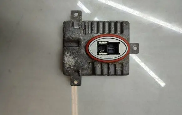 BMW 5 F10 F11 Headlight ballast module Xenon 7237647