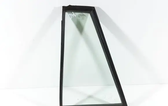 Suzuki Grand Vitara II Rear vent window glass 43R00122 A001686 8467565J0