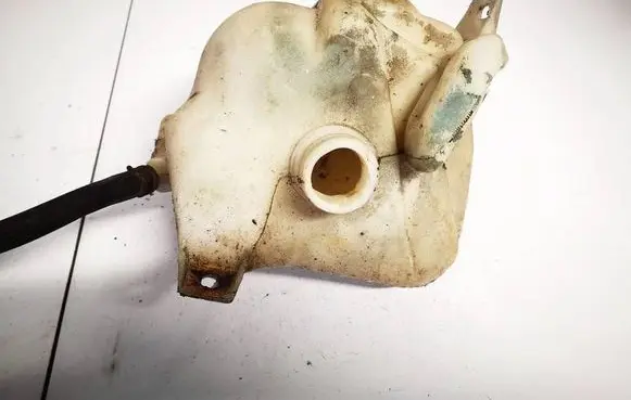Chrysler Sebring (JS) Windshield washer fluid reservoir/tank 4592165 459216536581a