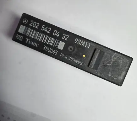 Mercedes-Benz E W210 Light module LCM 2025420432 350065 98M10