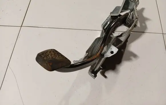 Opel Astra G Brake pedal 
