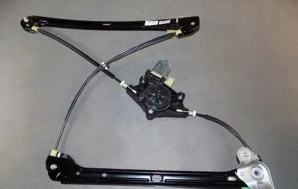 Volkswagen Golf VII Front door window regulator with motor 5G4837462H