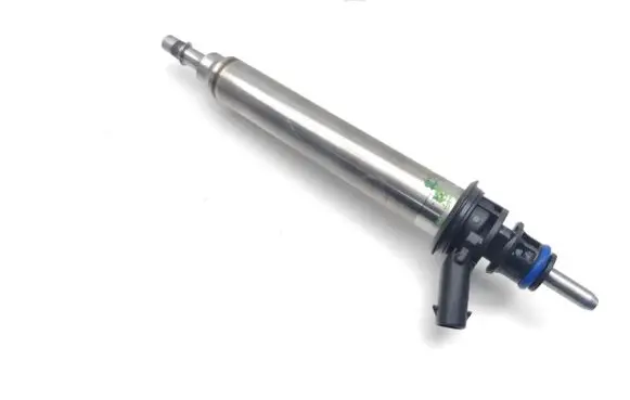 Mercedes-Benz GLA W156 Fuel injector A2560700187 0261500397
