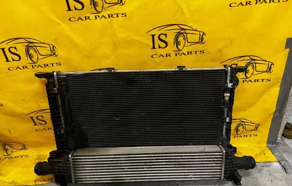 Porsche Macan (95B) Coolant radiator 8K0959501G 99333W 993328L