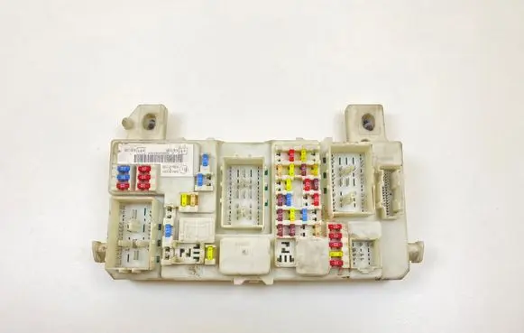 Ford Focus Fuse module 8M5T14014 97RA000001 97RA012108