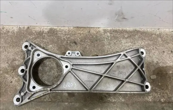 Maserati Quattroporte Gearbox mounting bracket 670003632