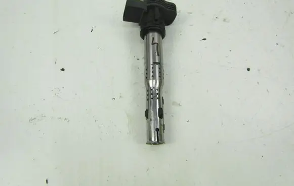 Audi A4 S4 B7 8E 8H High voltage ignition coil 07K005715F