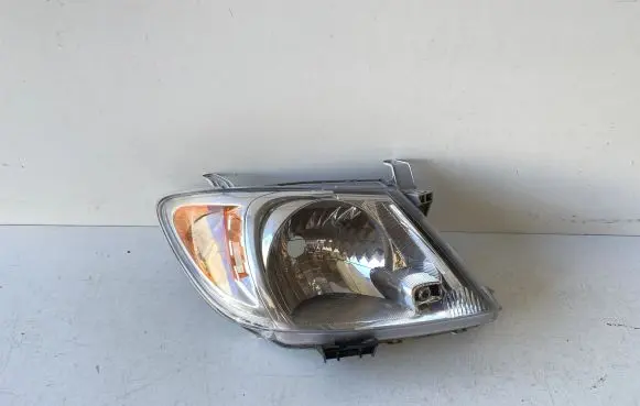 Toyota Hilux (AN10, AN20, AN30) Headlight/headlamp 10016517
