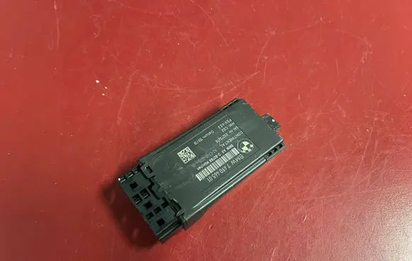 BMW X3 G01 Seat control module 7490465