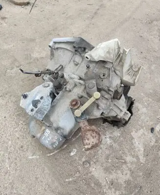 Peugeot 207 Manual 5 speed gearbox 