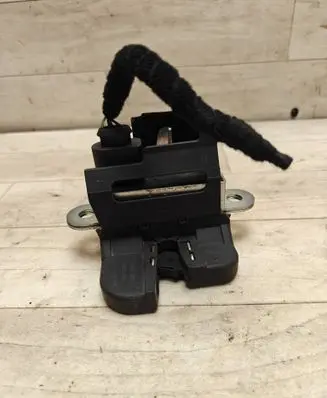 Volkswagen Touran I Tailgate/trunk/boot lock/catch/latch 3C9827645A