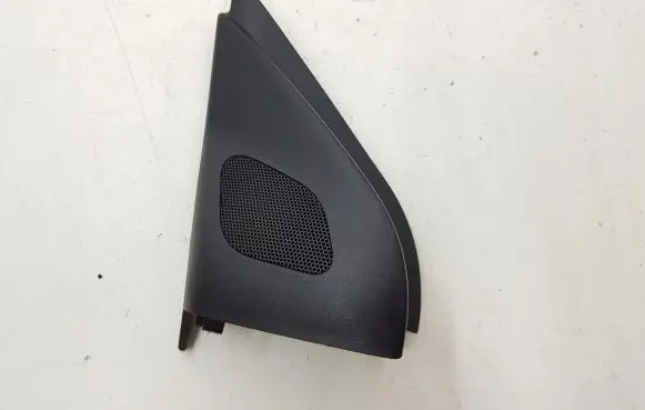 Front door high frequency speaker