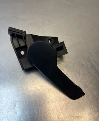 Engine bonnet (hood) release handle