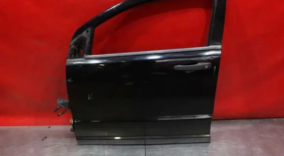 Dodge Caliber Front door