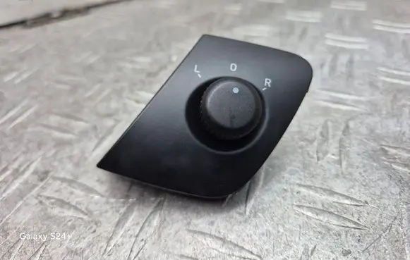 Seat Ibiza IV (6J,6P) Electric window control switch 6J1959565A