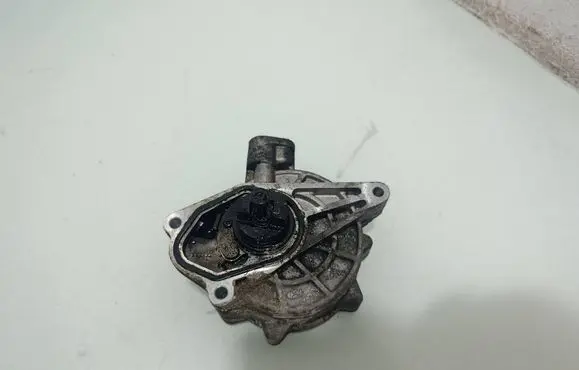 KIA Sportage Vacuum pump 288102A650