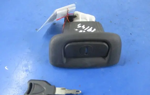 Renault Thalia I Tailgate/trunk/boot exterior handle