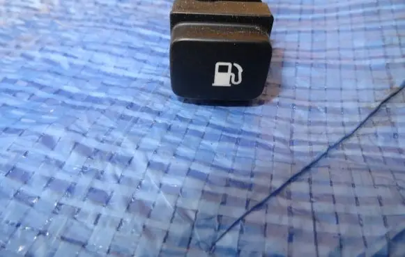 Citroen C4 II Picasso Fuel tank opening switch 96530658XT WCZNIK