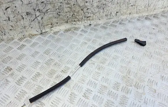 Audi Cabriolet B3 8G Front door cable line 895837081A