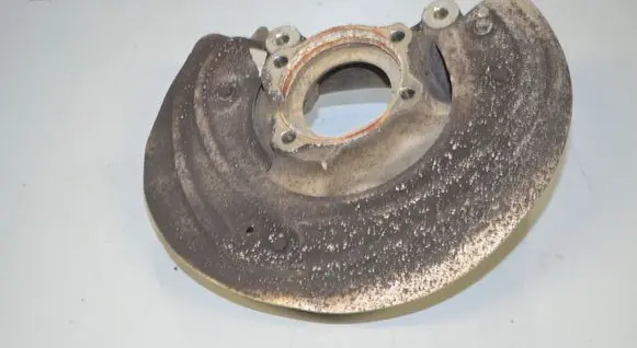 Front wheel hub