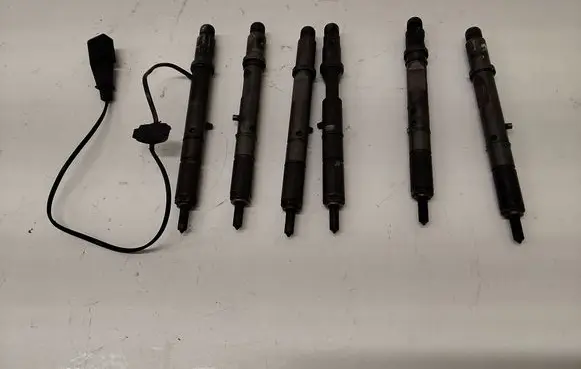 Audi A4 S4 B6 8E 8H Fuel injector 059130201F