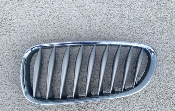 BMW Z4 E85 E86 Front bumper upper radiator grill 51137018217