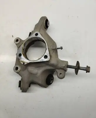 Rear wheel hub