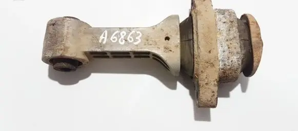 Hyundai i30 Engine mount bracket