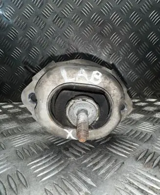 BMW X5 E53 Engine mount bracket