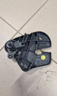 Audi A8 S8 D4 4H Engine bonnet (hood) release handle 4H1823633