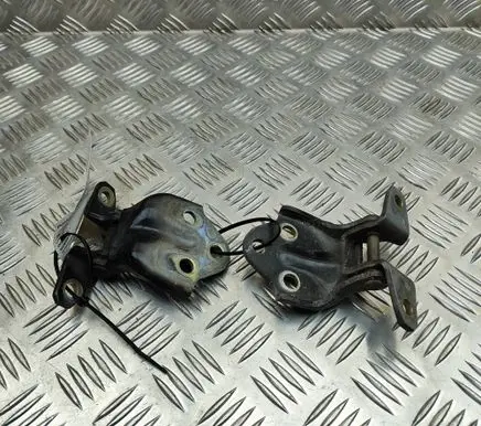 Mitsubishi L200 Front door hinges set MB574273 MB574274