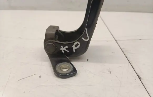 Opel Astra K Front door upper hinge