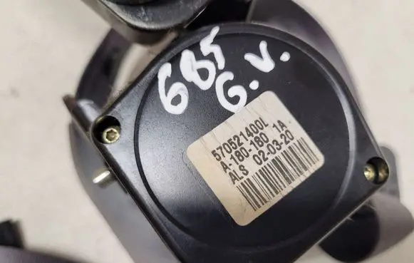 Volvo S60 Middle seatbelt (rear) 570521400L A1801801A