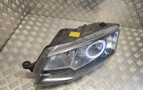 Skoda Octavia Mk3 (5E) Headlight/headlamp 5E2941015 030127260100