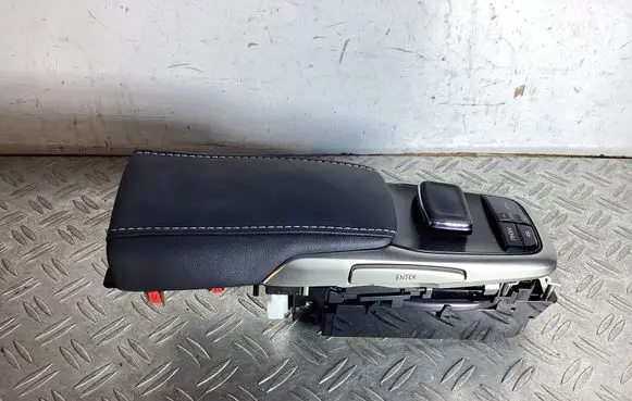 Lexus RX 450H Head unit multimedia control 5882248100 2372400753 8478048200C4