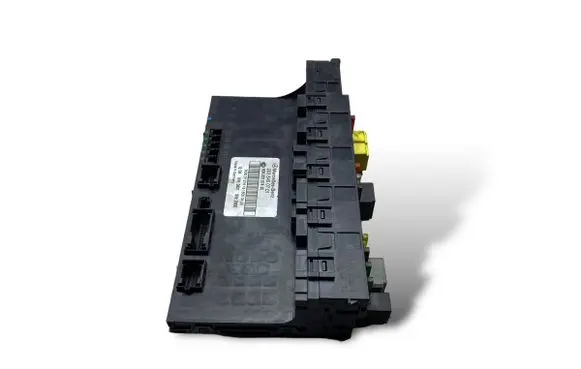 Mercedes-Benz C W203 Fuse box set 5DK00797420 2035450701