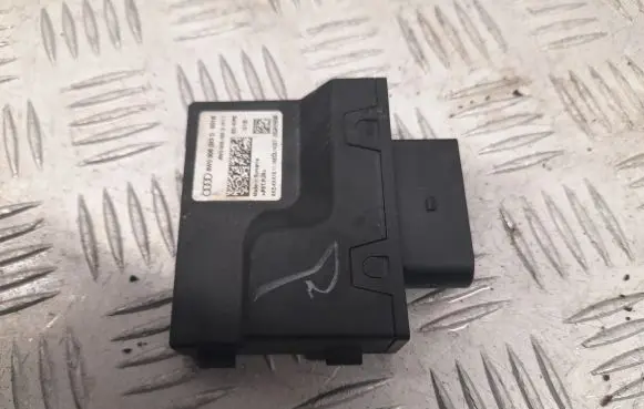 Audi A5 Fuel injection pump control unit/module 8W0906093D