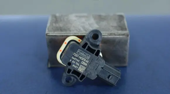 Ford Mondeo MK I Airbag deployment crash/impact sensor F2GT14C676AA