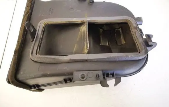 Volkswagen Golf IV Air intake duct part 1J1819528